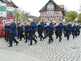 Allerseelen mit Segnung der Gräber auf dem Friedhof in Naumburg (© Karl-Franz Thiede)